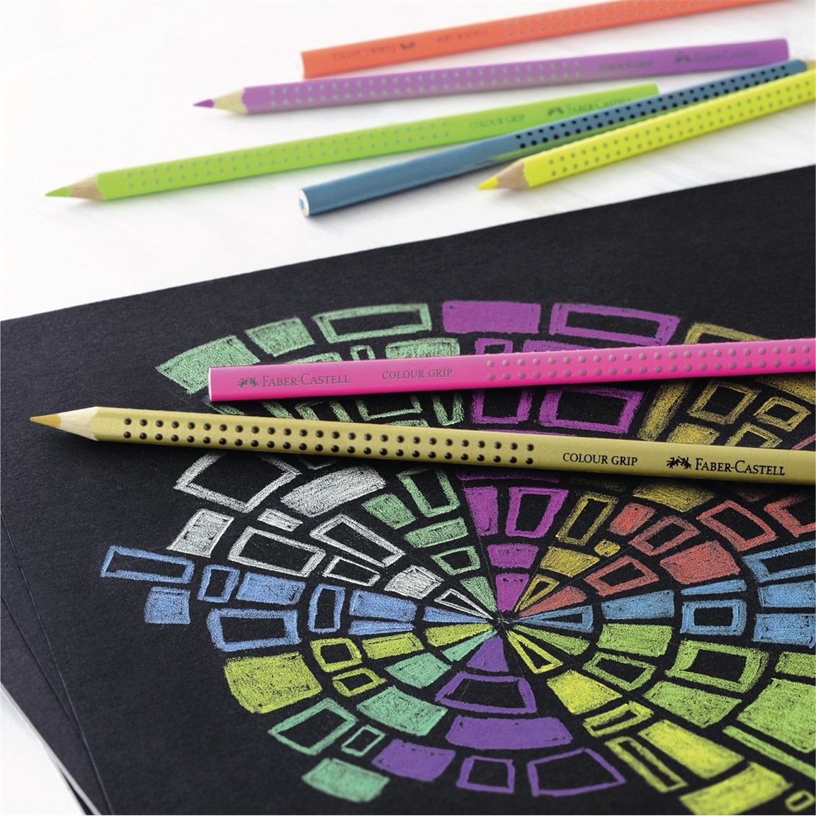 Etui plastique de 12 crayons de couleur dont 2 fluo - RETIF