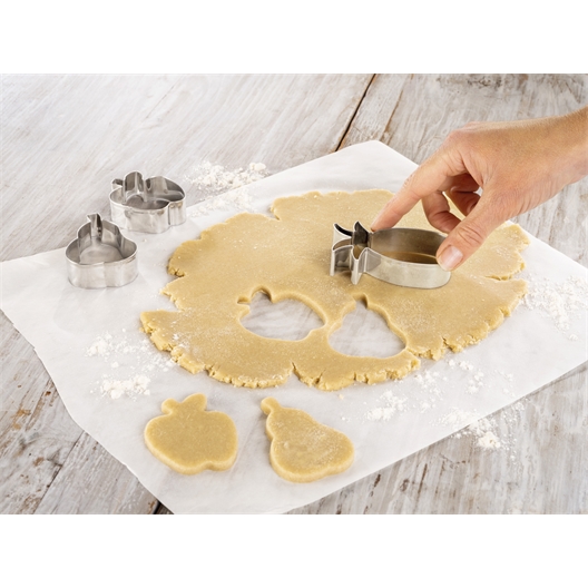 1 bocal et 6 emporte-pièces fruités