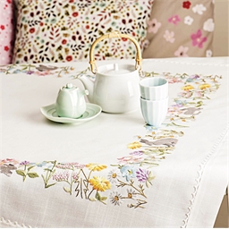Kit surnappe à broder fleurs de printemps