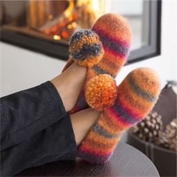 Modèle tricot Spectra chaussettes pompons n°1
