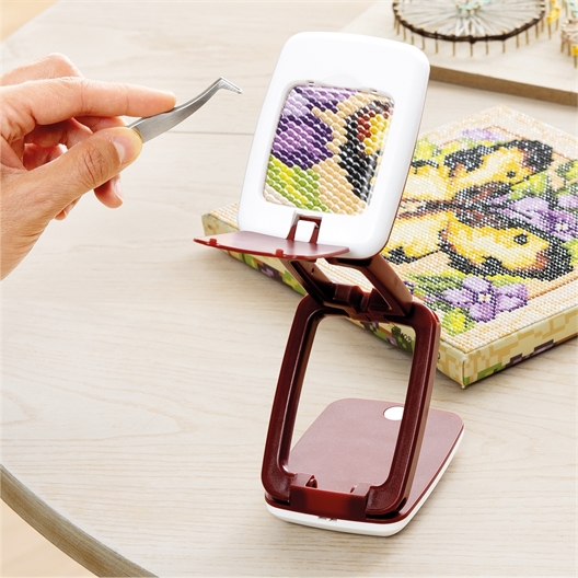 Lampe-loupe multi-usages